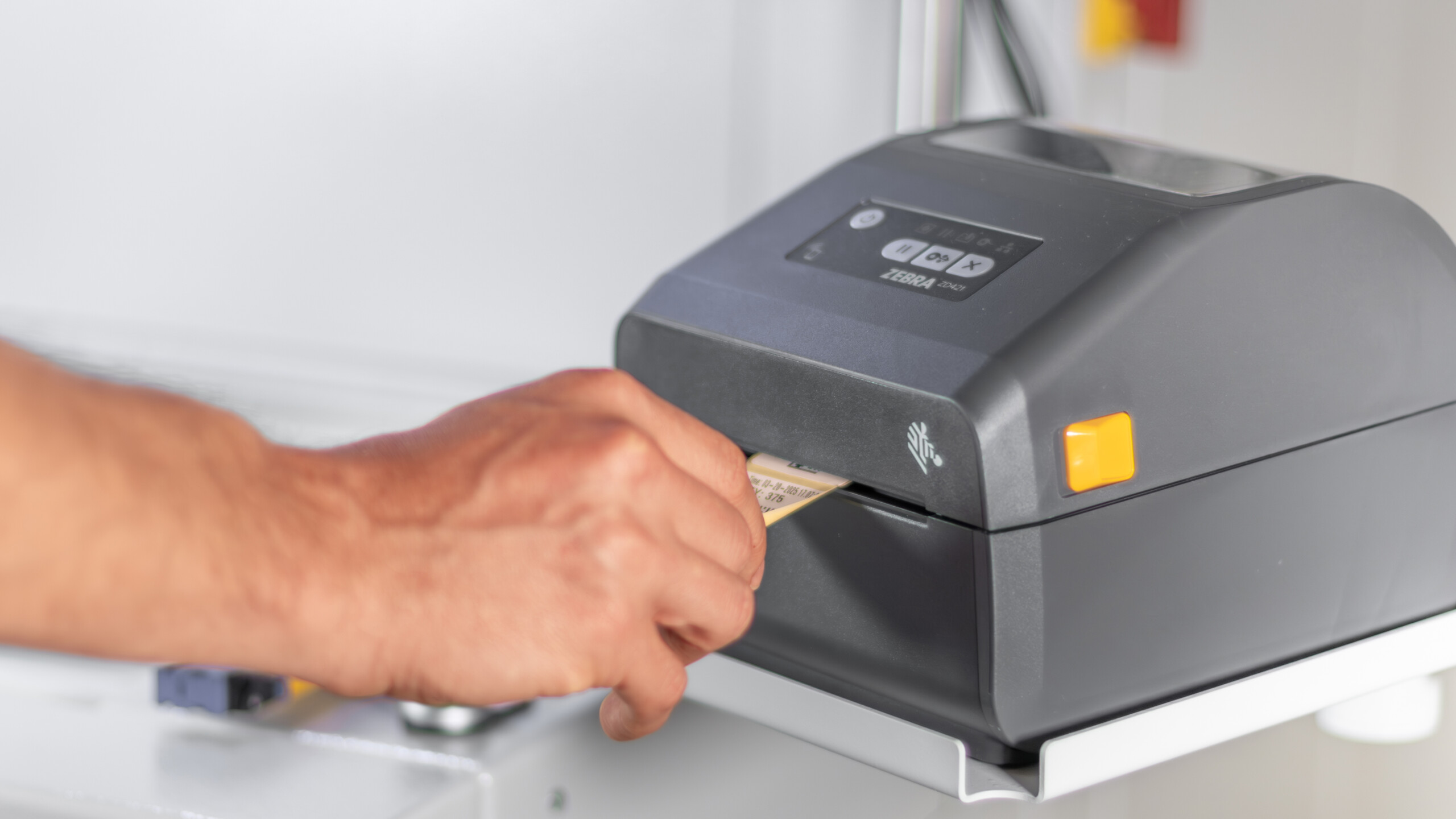 Getting the lables out of the lableprinter